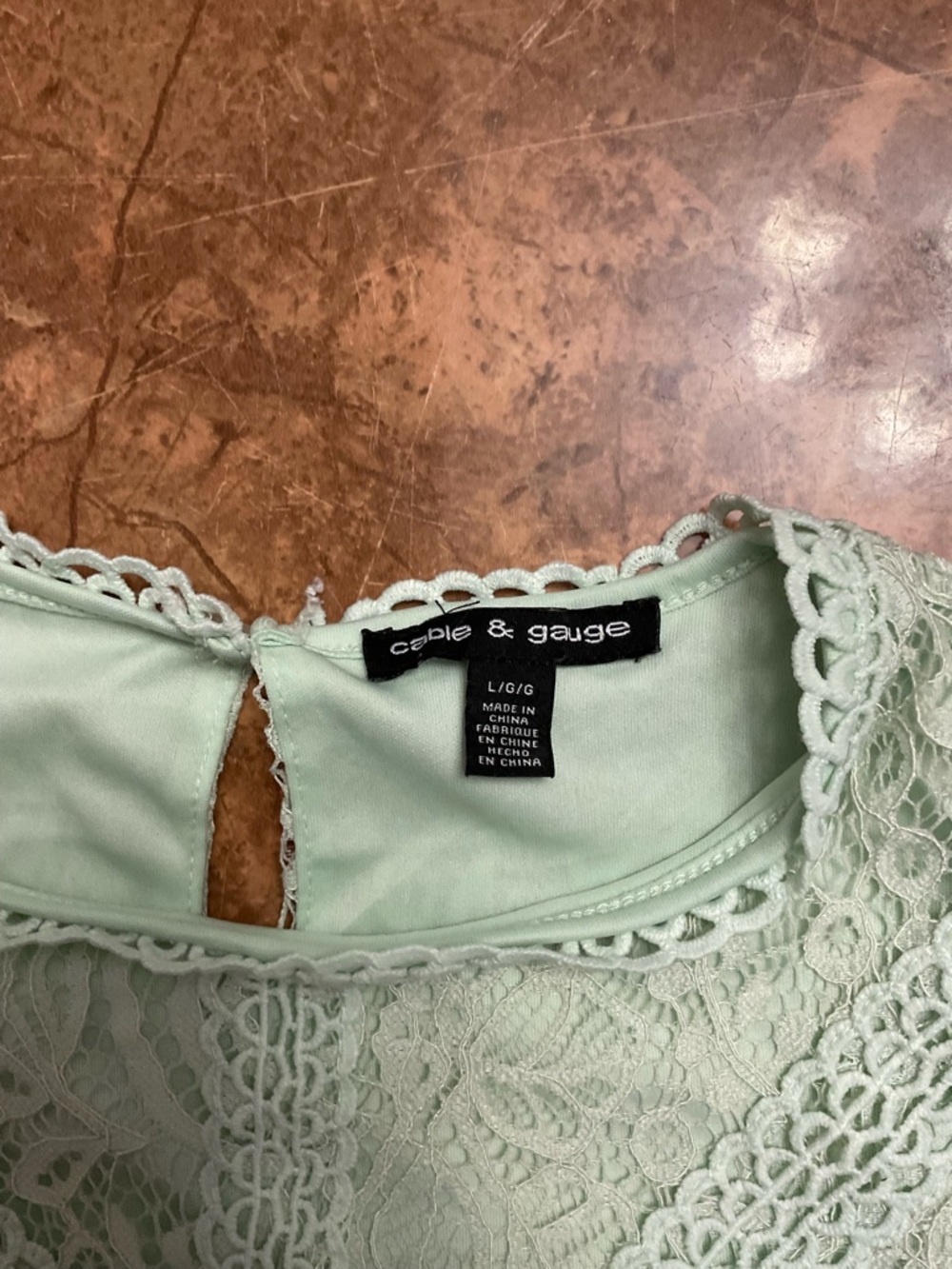 Cable & Gauge  Sleeveless Scallop Lace Top in Mint - Picture 5 of 6